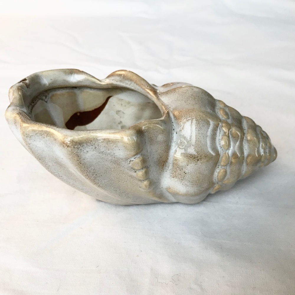 Ceramic Sea Shell Catch-All Dish 🐚 - Picture 3 of 8